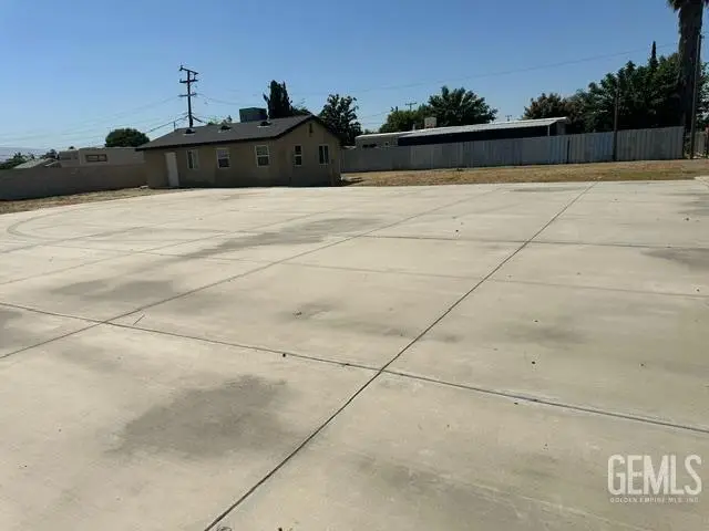 655 S PANAMA LANE, Bakersfield, CA 93307 - #3