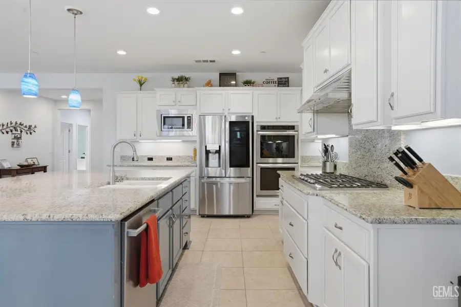 12515 LINCOLNSHIRE DRIVE, Bakersfield, CA 93311 - #2