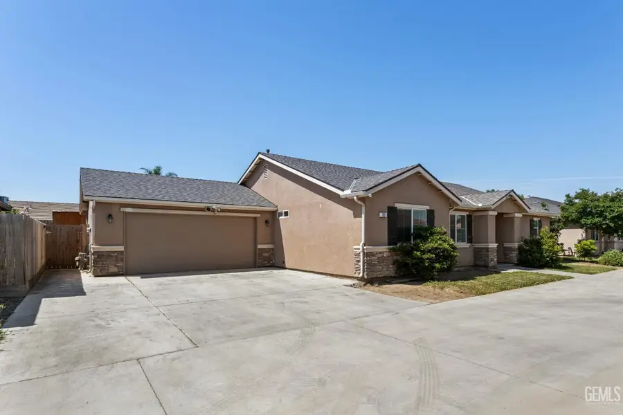 0 733 W. PEREZ, Visalia, CA 93291 - #3