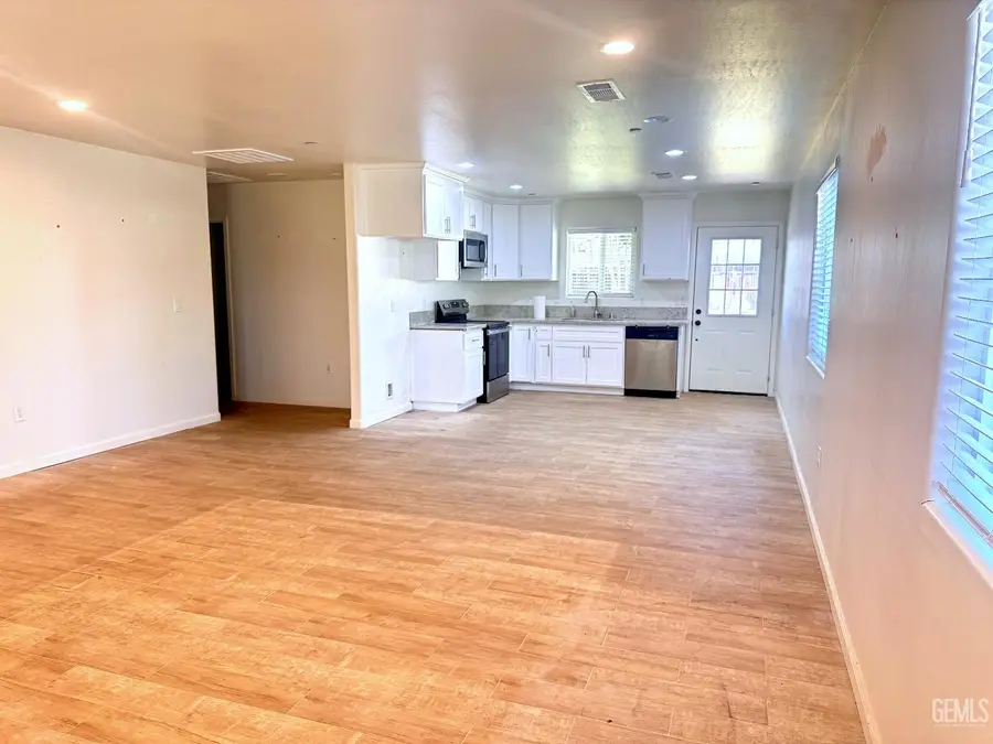 1112 EL TEJON AVENUE, Bakersfield, CA 93308 - #2