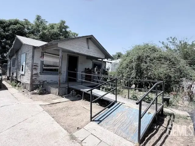 527 LOCUST STREET, Bakersfield, CA 93308 - #1