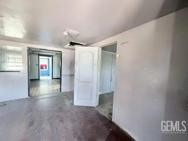 527 LOCUST STREET, Bakersfield, CA 93308 - #3