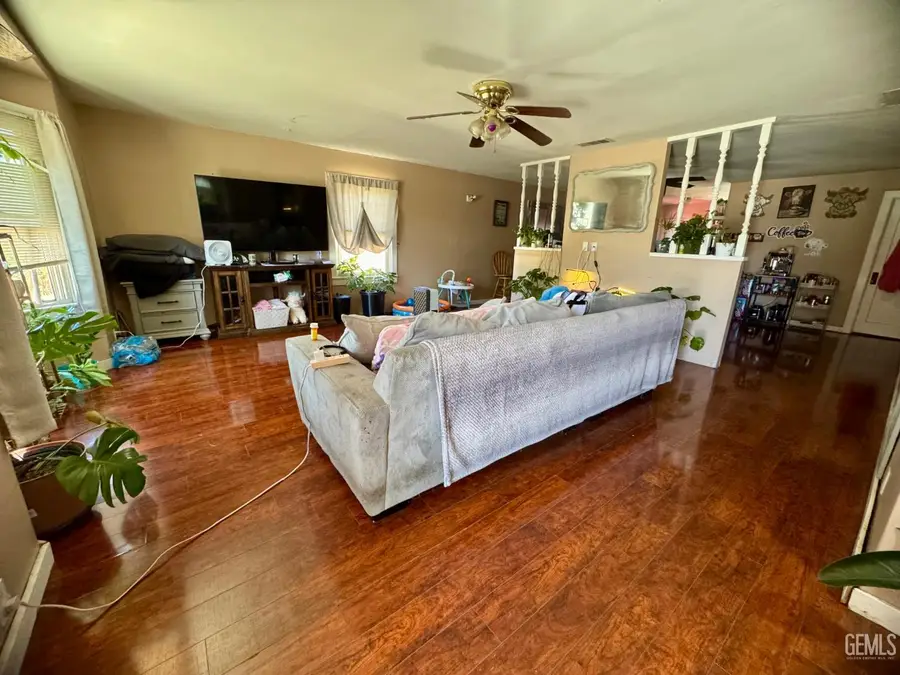 202 E SAN EMIDIO STREET, Taft, CA 93268 - #3