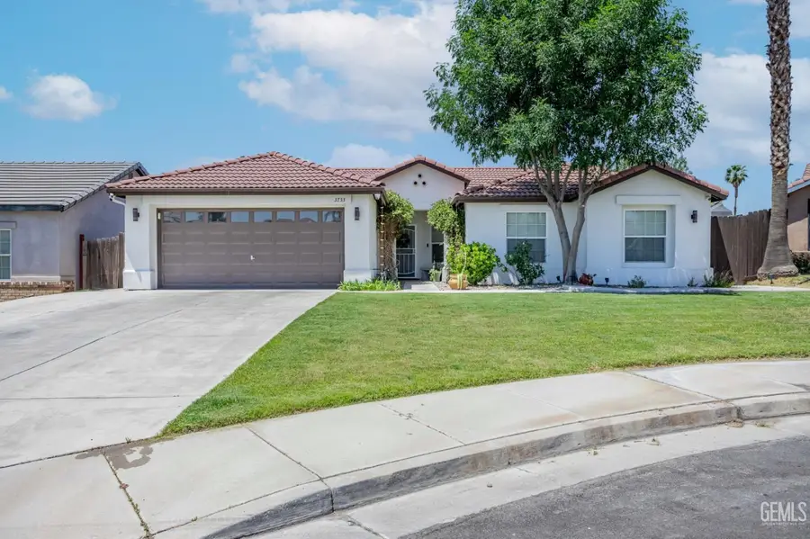 3733 MEADOW HILLS COURT, Bakersfield, CA 93308 - #3