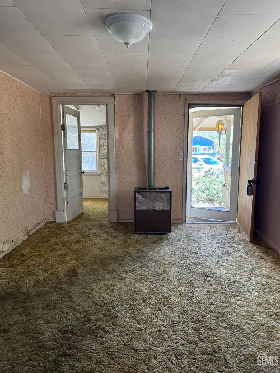 629 WOODROW STREET, Taft, CA 93268 - #3