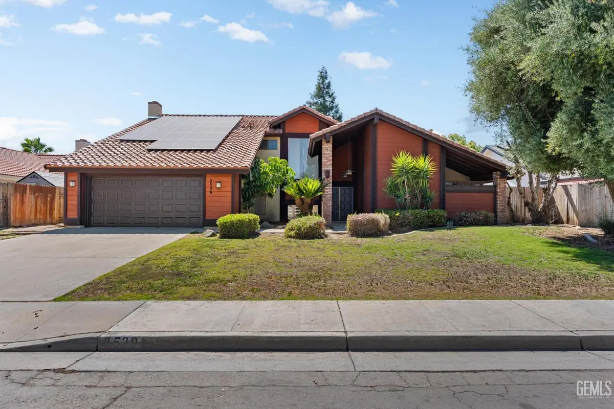 2529 INNISFREE DRIVE, Bakersfield, CA 93309 - #1