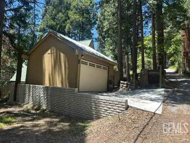 10905 ELM DRIVE, Wofford Heights, CA 93285 - #3