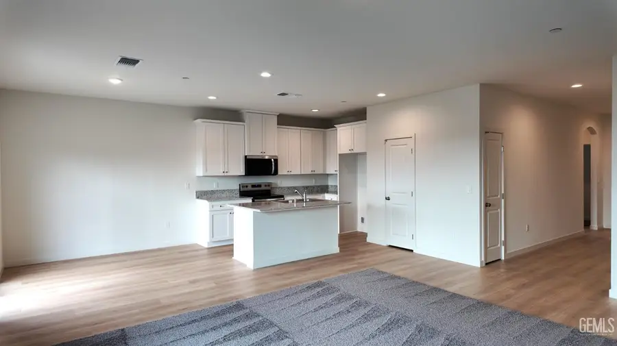 1524 LEVIN STREET, Bakersfield, CA 93307 - #3