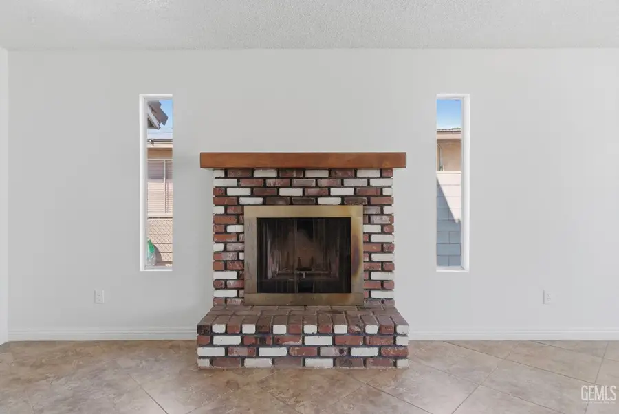 624 TUCKER STREET, Arvin, CA 93203 - #3