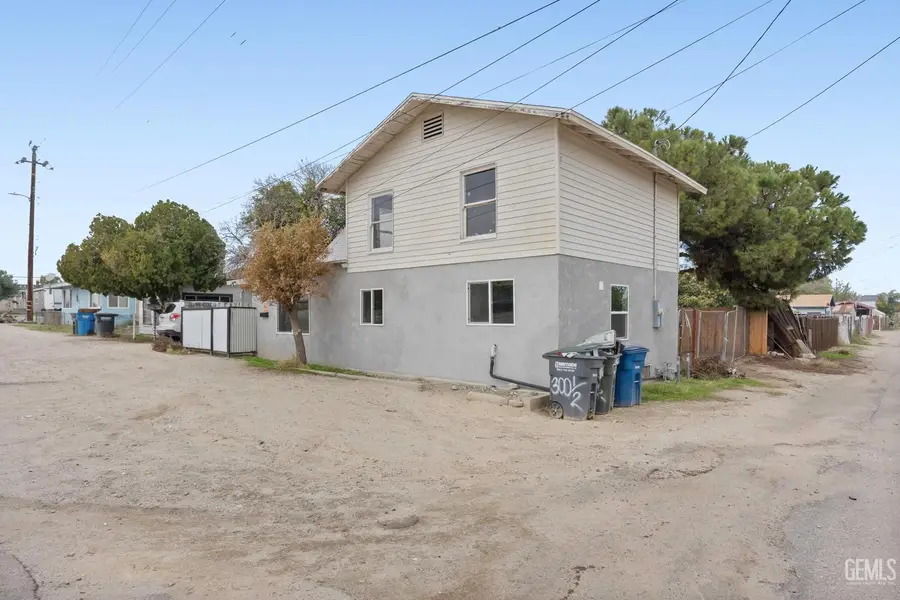 300 BUCHANAN STREET, Taft, CA 93268 - #2