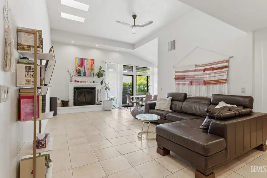 642 N INYO STREET, Ridgecrest, CA 93555 - #3