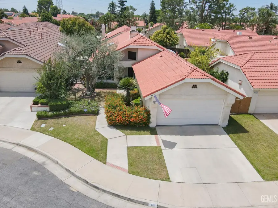 613 BERWICK STREET, Bakersfield, CA 93311 - #3