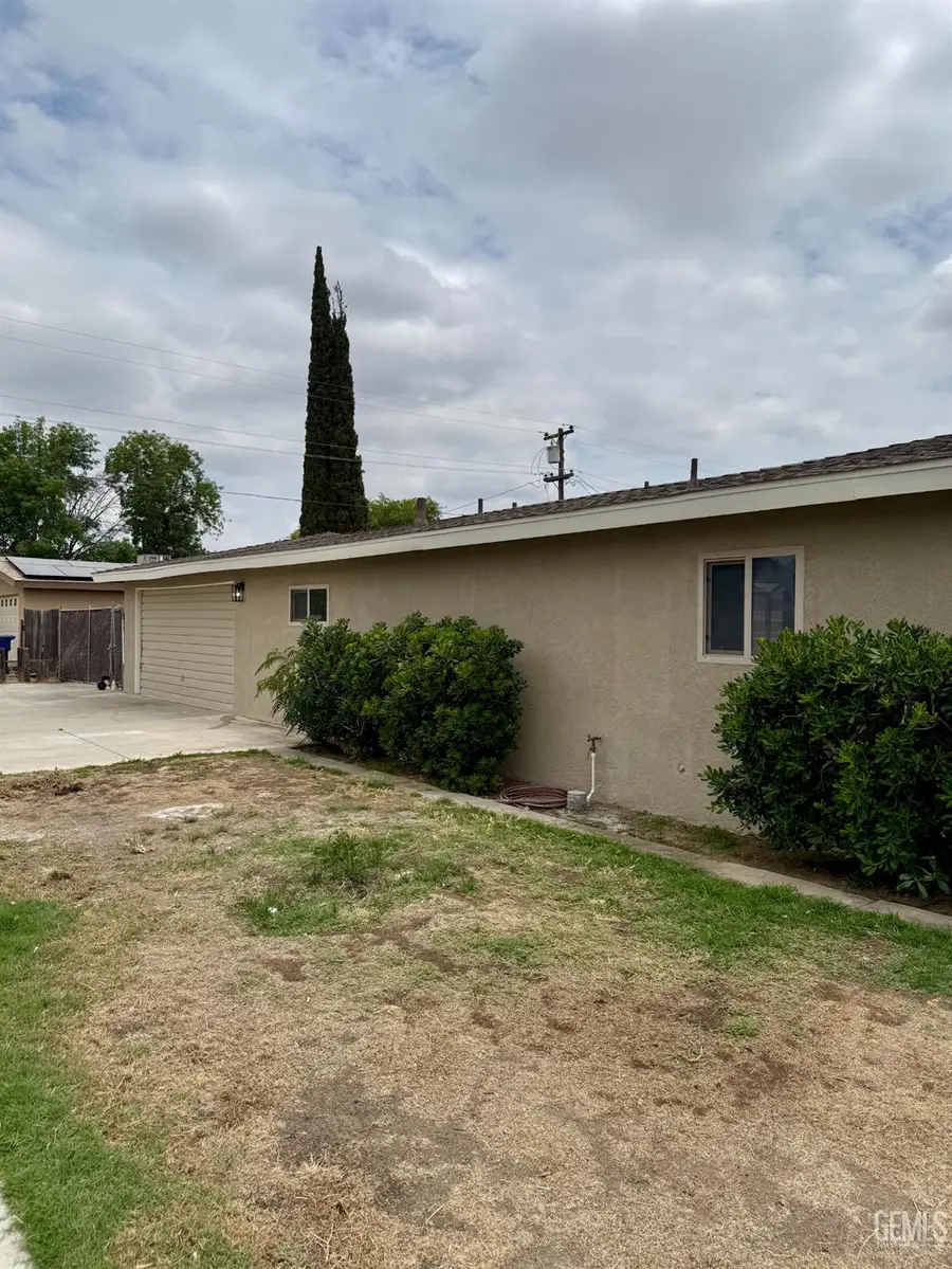 3700 ARGENT STREET, Bakersfield, CA 93304 - #2
