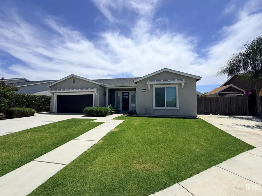 9105 N MANOR GLEN LANE, Shafter, CA 93263 - #2