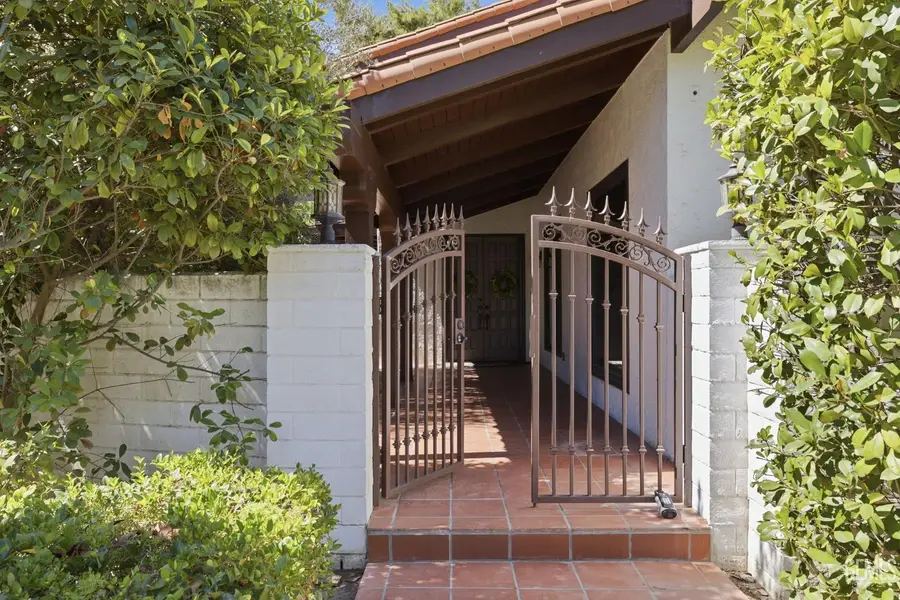 4265 COUNTRY CLUB DRIVE, Bakersfield, CA 93306 - #3