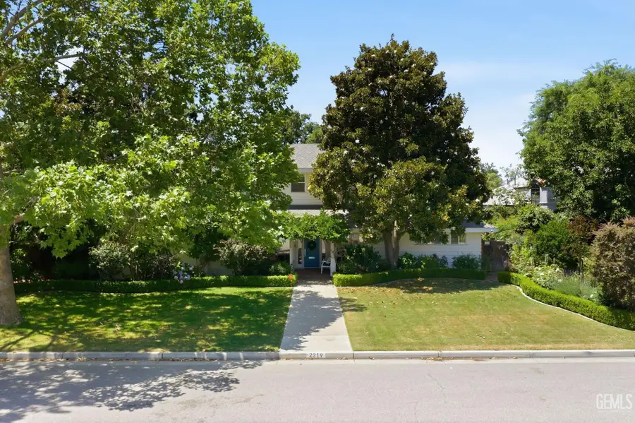 2219 PINE STREET, Bakersfield, CA 93301 - #2