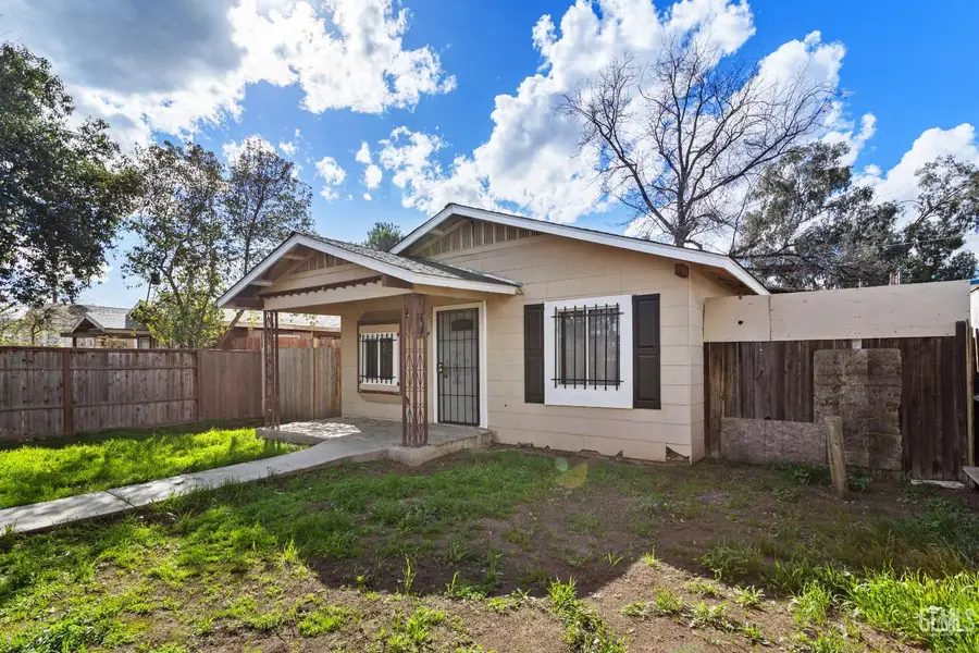 2521 P STREET, Bakersfield, CA 93301 - #2