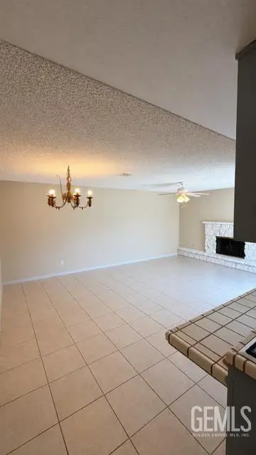 2317 BELVEDERE AVENUE, Bakersfield, CA 93304 - #2