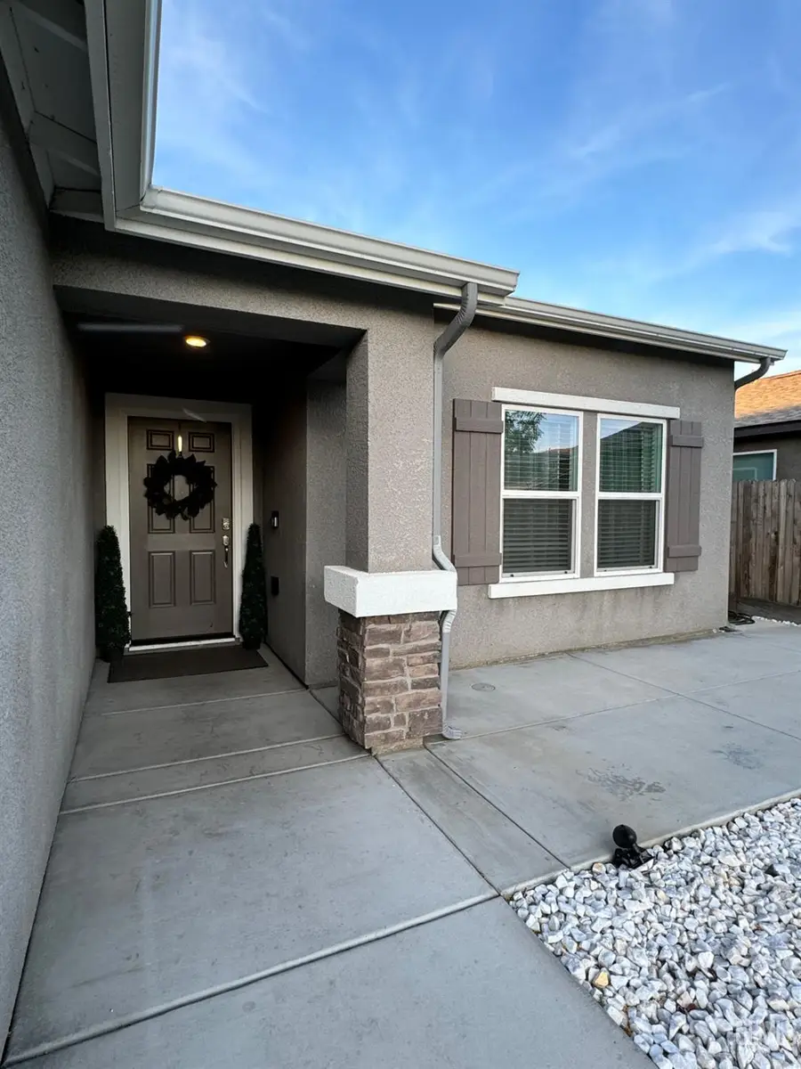 9914 FIRE ISLAND DRIVE, Bakersfield, CA 93313 - #2