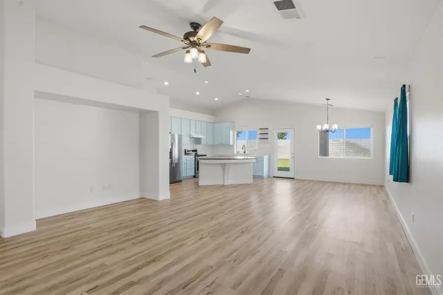 13511 CHEYENNE MOUNTAIN DRIVE, Bakersfield, CA 93314 - #3