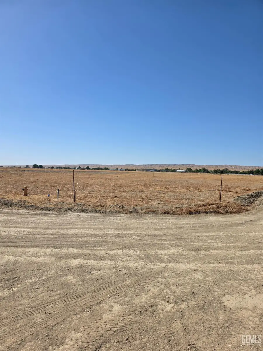 28144 VALLEY WEST ROAD, Taft, CA 93268 - #2