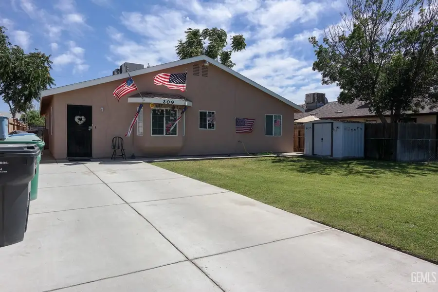209 E MONETA AVENUE, Bakersfield, CA 93308 - #2