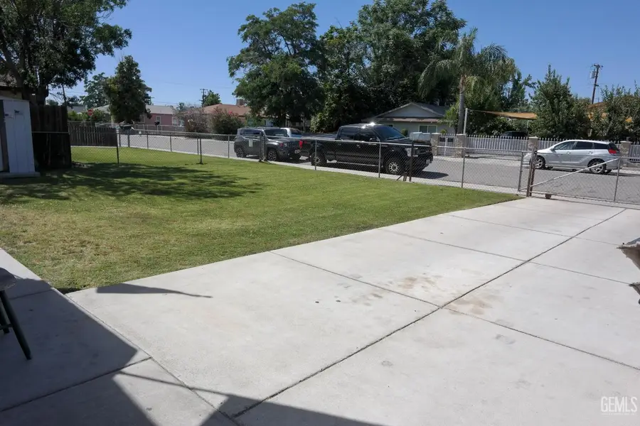 209 E MONETA AVENUE, Bakersfield, CA 93308 - #3