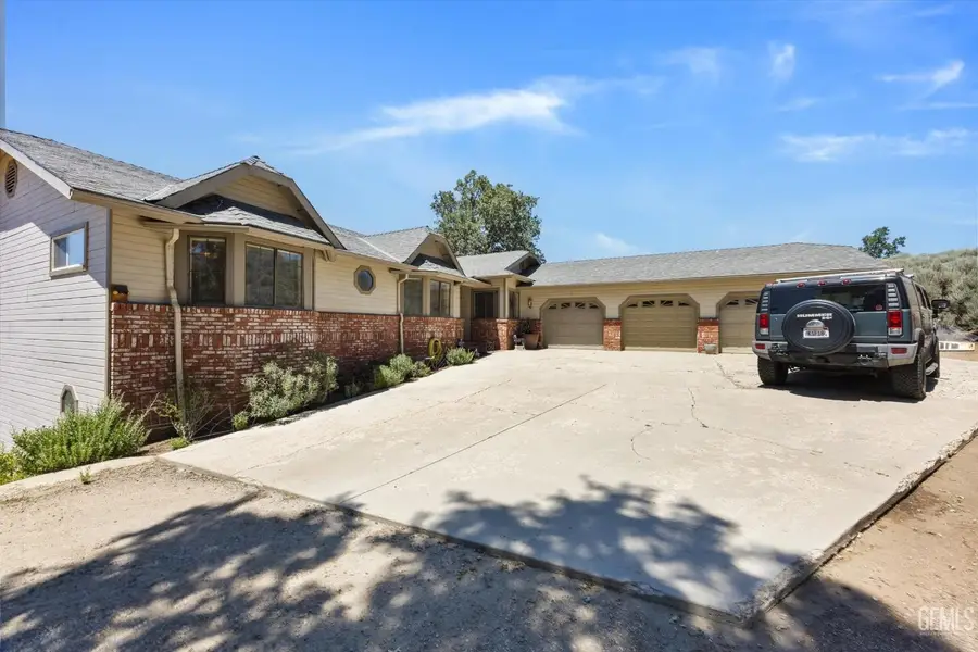 29640 S LOWER VALLEY ROAD, Tehachapi, CA 93561 - #2