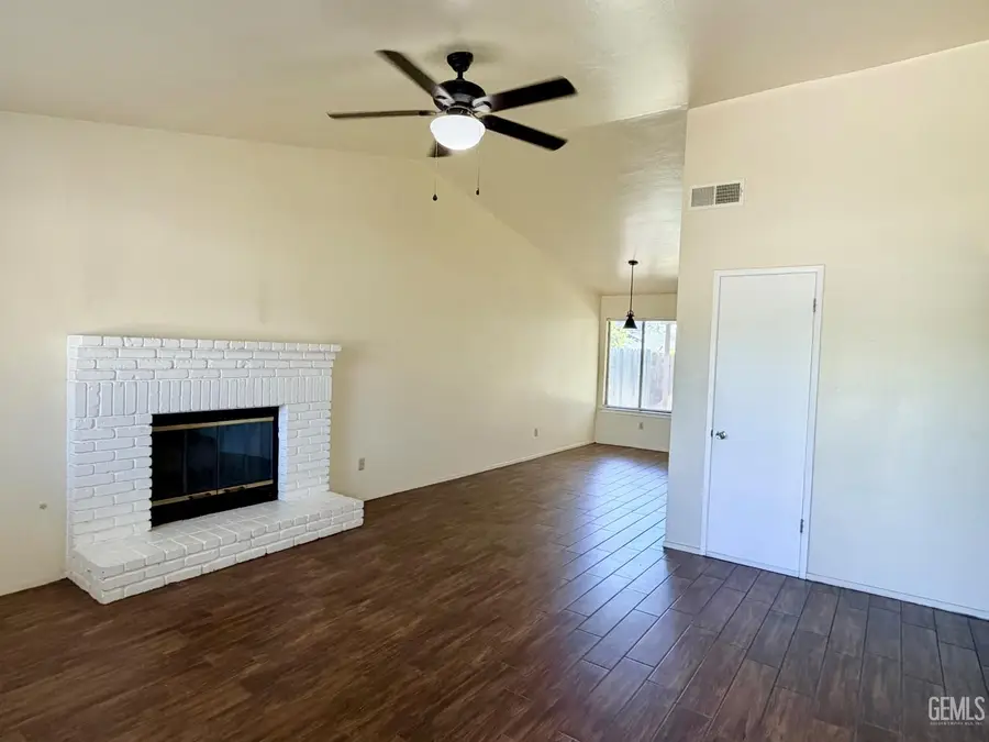 1012 ORANGEWOOD STREET, Bakersfield, CA 93306 - #3