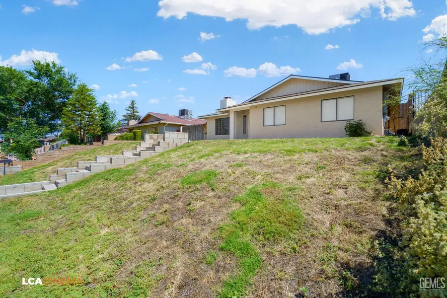 607 SUNSET LANE, Taft, CA 93268 - #2