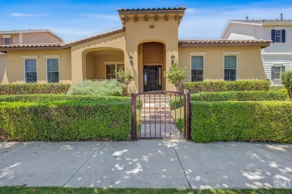 2907 OAKLEY STREET, Bakersfield, CA 93311