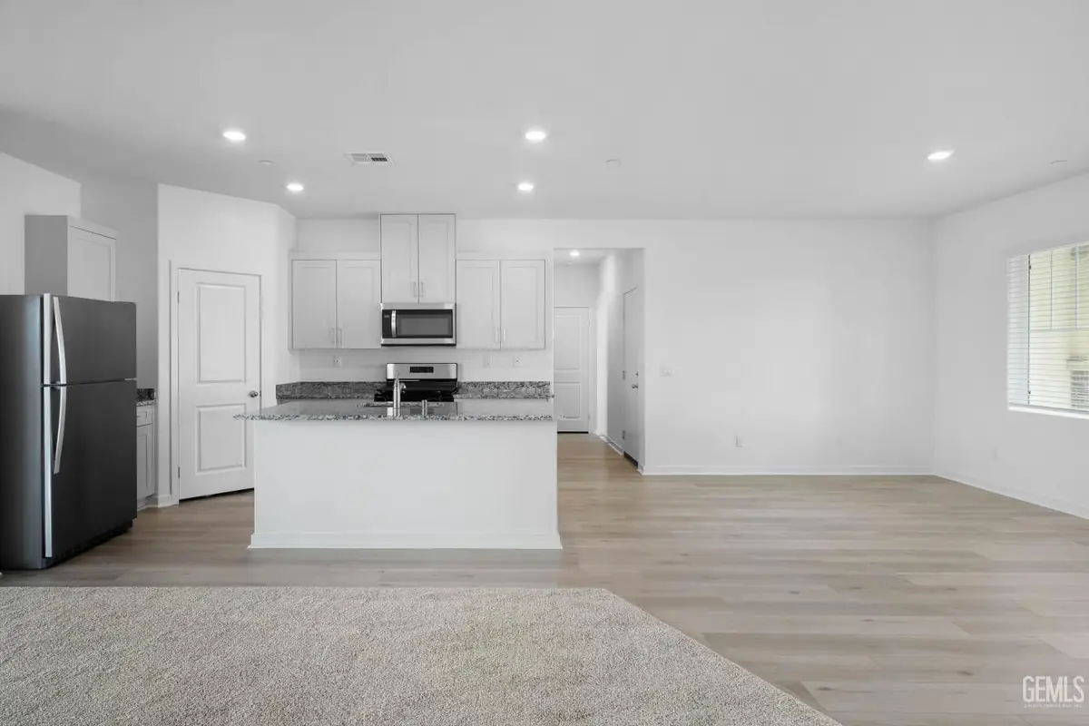 8113 MORNINGSTAR AVENUE, Bakersfield, CA 93306 - #1
