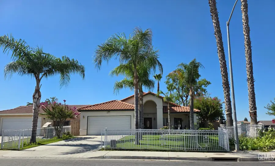 5617 SUMMER CYPRESS DRIVE, Bakersfield, CA 93313 - #2