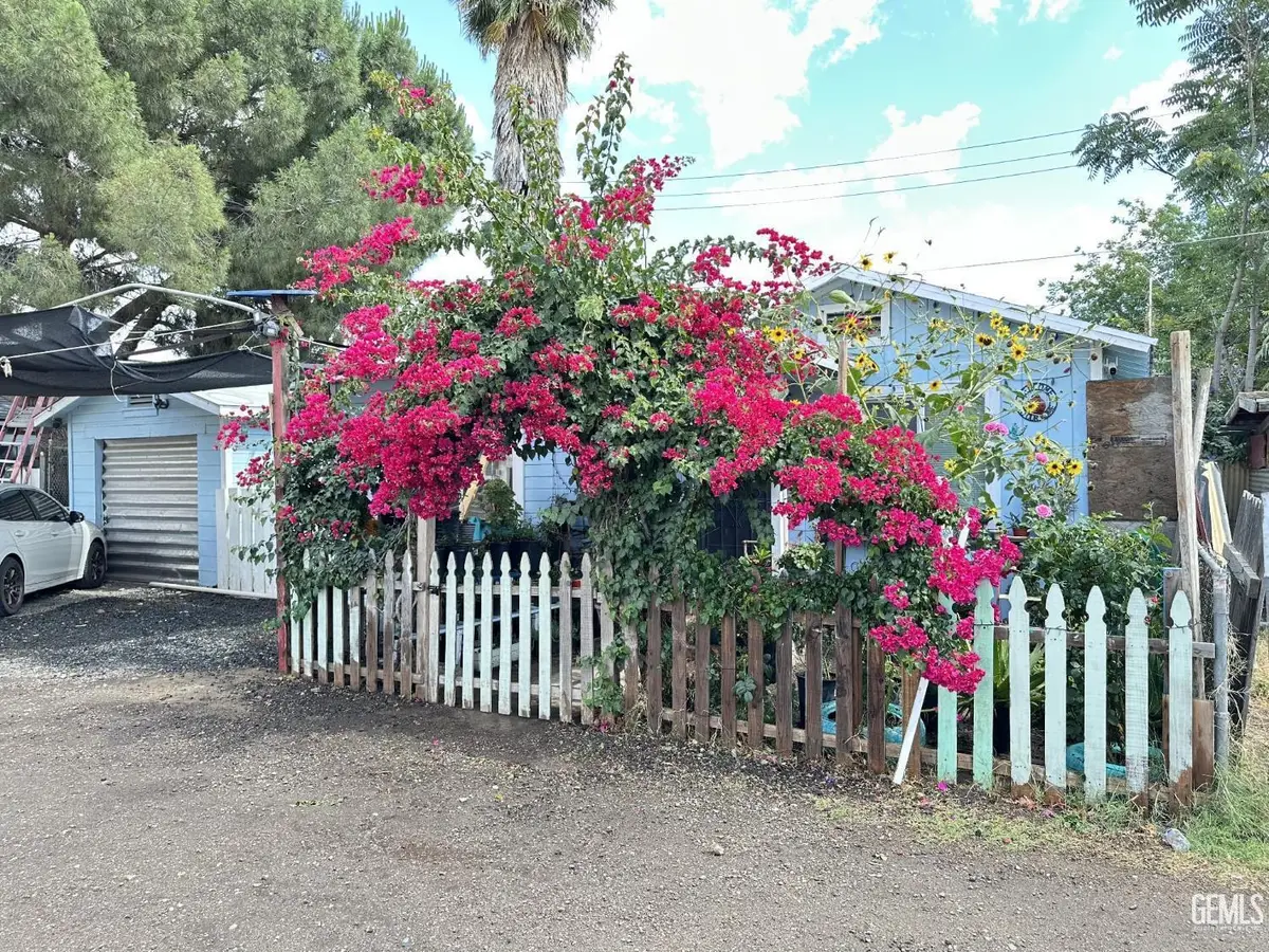 1219 N OGDEN STREET, Bakersfield, CA 93305 - #1