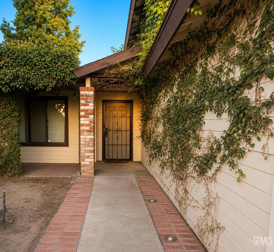 9001 COULTER COURT, Bakersfield, CA 93311 - #3