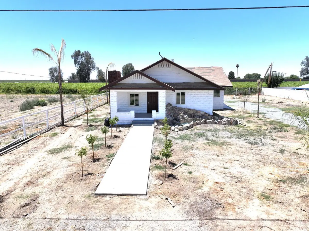 1327 S CHURCH ST, Earlimart, CA 93219 - #1