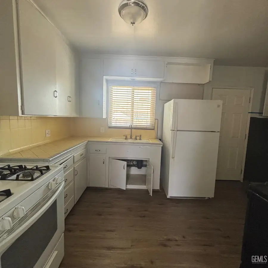 421 WILSON AVENUE, Bakersfield, CA 93308 - #2