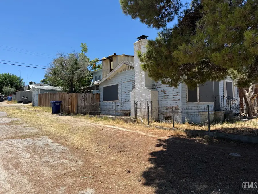 301 A STREET, Taft, CA 93268 - #2