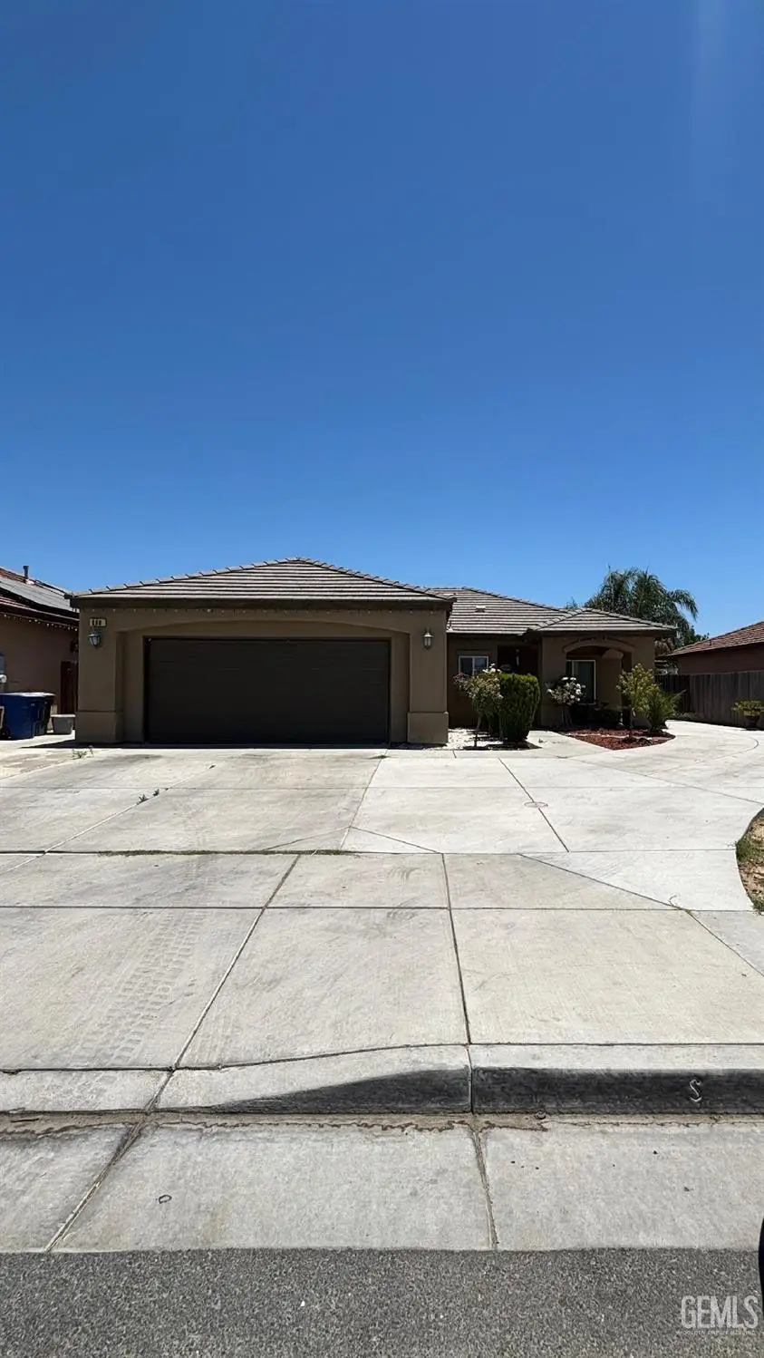 966 CARACAS COURT, Delano McFarland, CA 93250 - #2