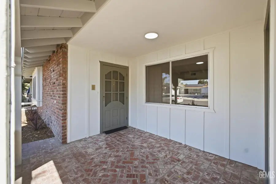 401 PILOT AVENUE, Bakersfield, CA 93308 - #3