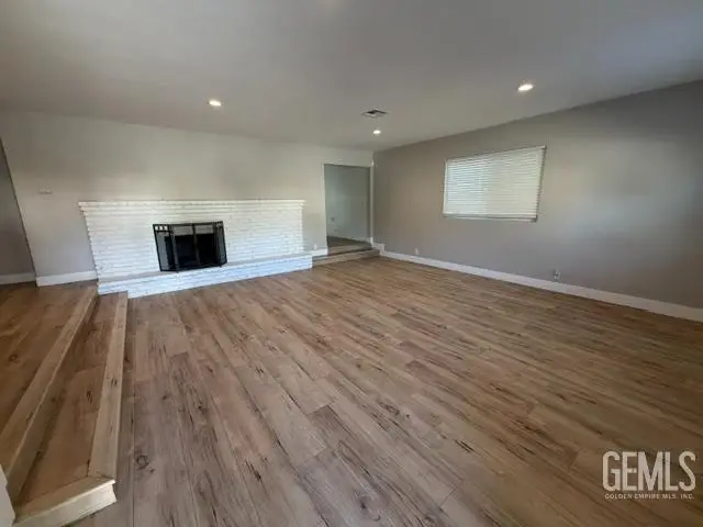 2804 ELMWOOD AVENUE, Bakersfield, CA 93305 - #2