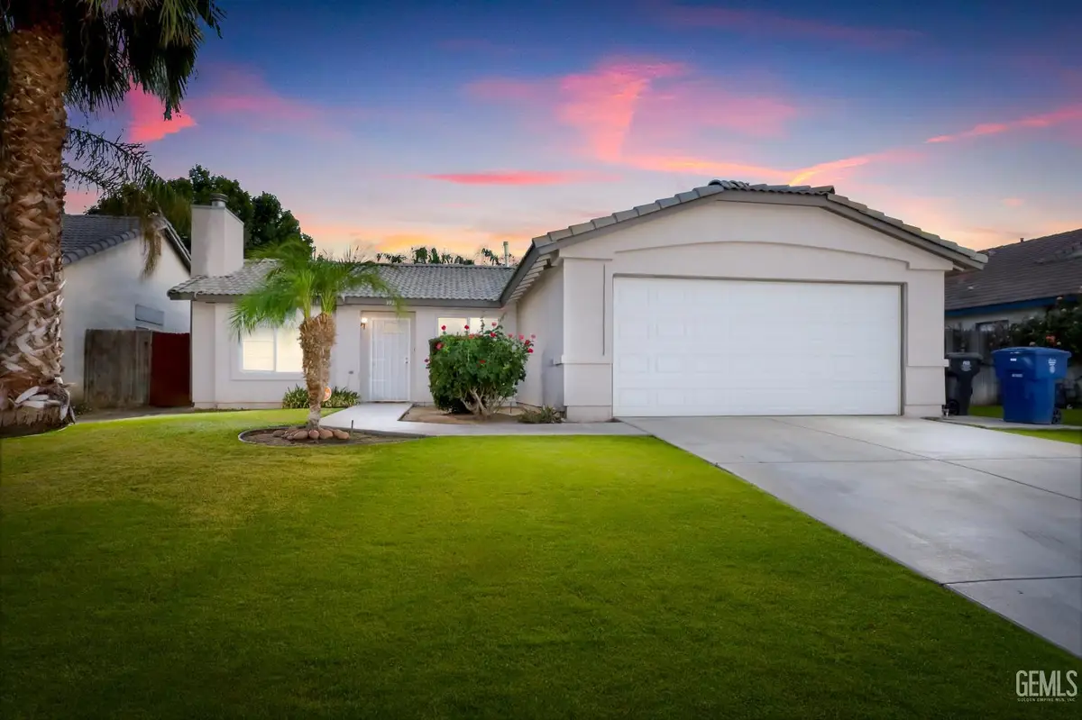 3921 WHITE SANDS DRIVE, Bakersfield, CA 93313 - #1