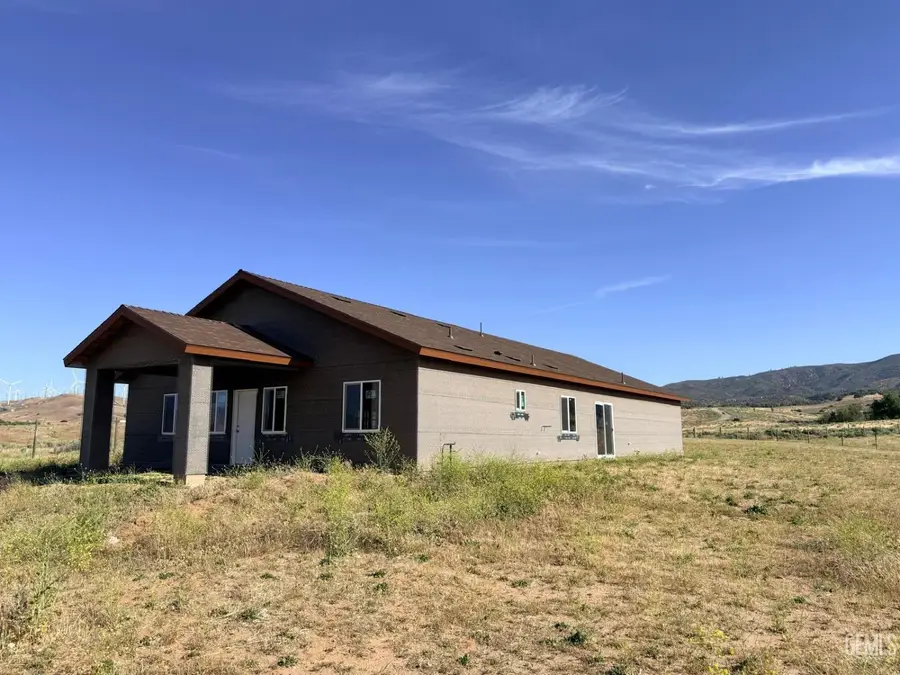 18701 MAURICE WAY, Tehachapi, CA 93561 - #2