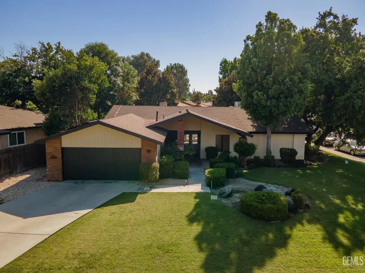 2601 BARRINGTON STREET, Bakersfield, CA 93309 - #1