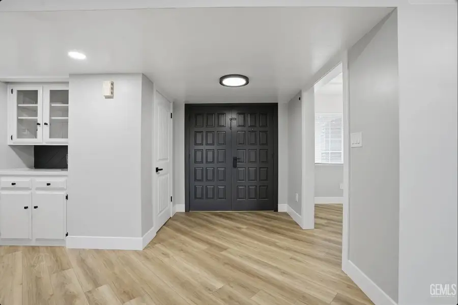 112 ANGELL STREET, Bakersfield, CA 93309 - #3