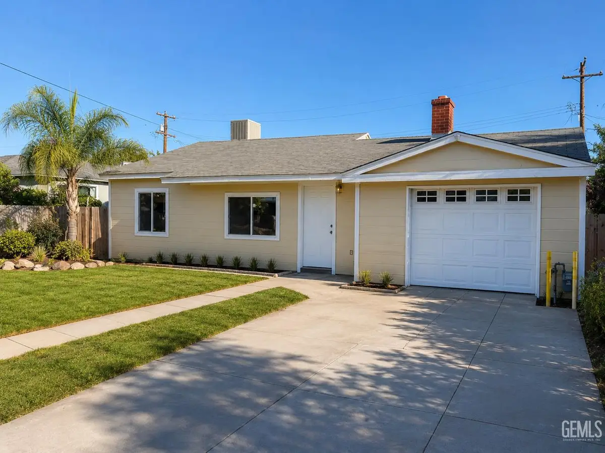 2318 E VASSAR AVENUE, Fresno, CA 93703 - #1