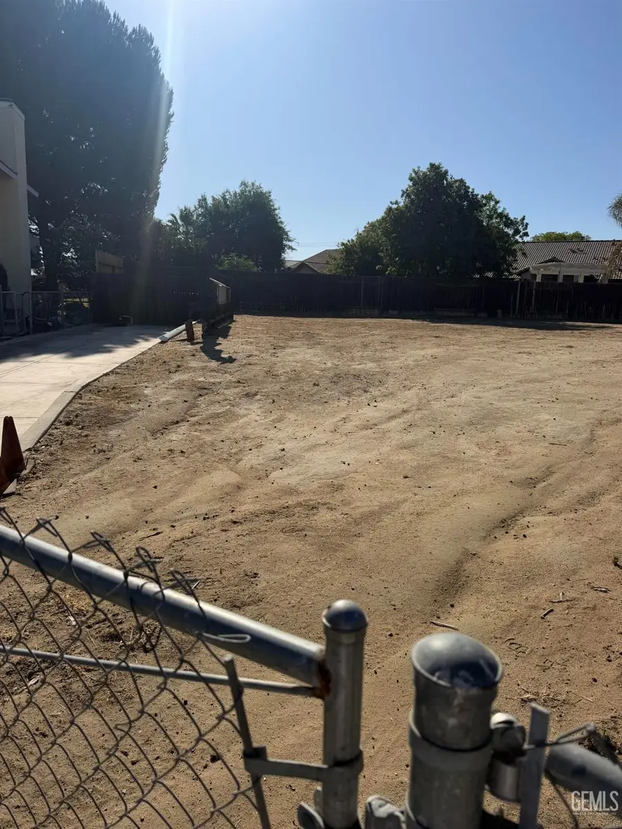 11401 JIMRIK AVENUE, Bakersfield, CA 93312 - #3