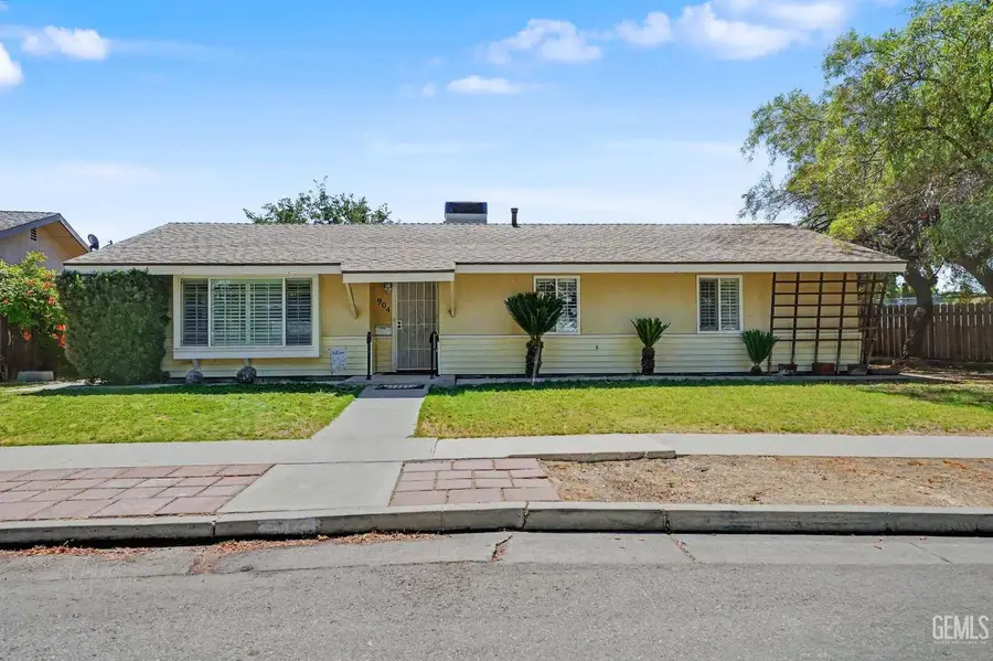 904 BELL AVENUE, Taft, CA 93268 - #2