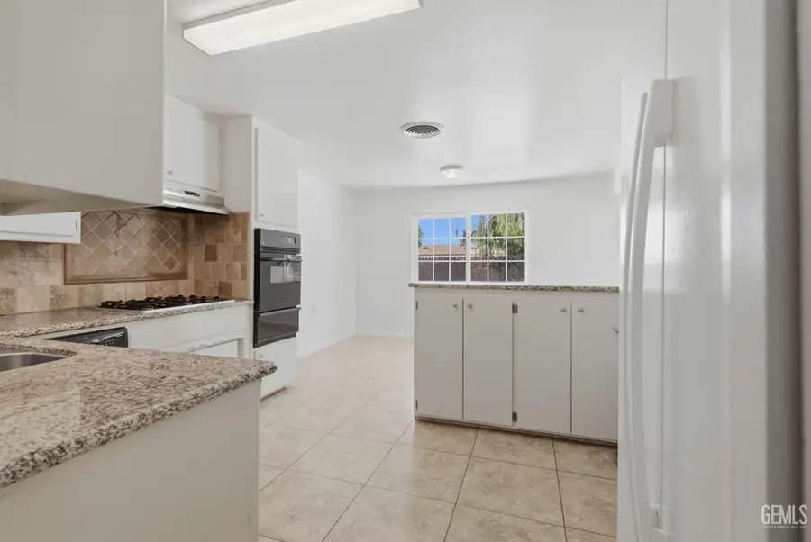 1005 MCGREGOR AVENUE, Bakersfield, CA 93308 - #3