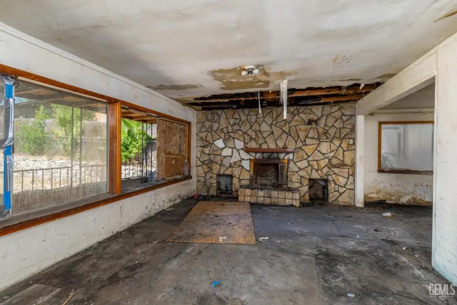 3035 LAKE STREET, Bakersfield, CA 93306 - #3